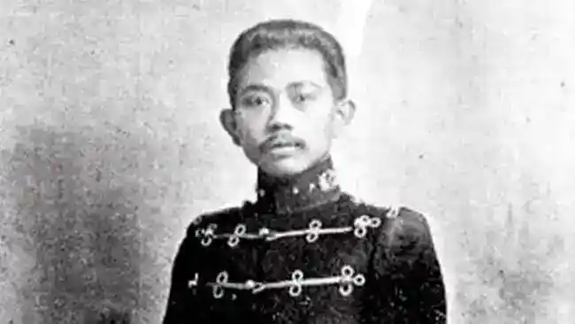 Mas Asmaoen: Dokter Indonesia Pertama yang Menghadapi Diskriminasi Kolonial