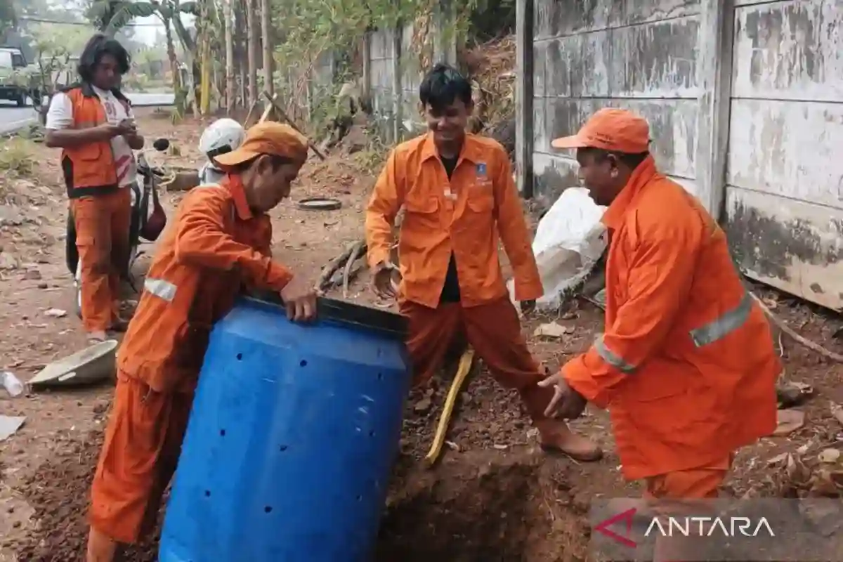 Cakung Barat Perluas Biopori Jumbo untuk Mengolah Sampah Organik
