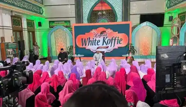 Jemaah Padati Tausiyah Cahaya Hati Indonesia di Masjid Baitul Mu’minin