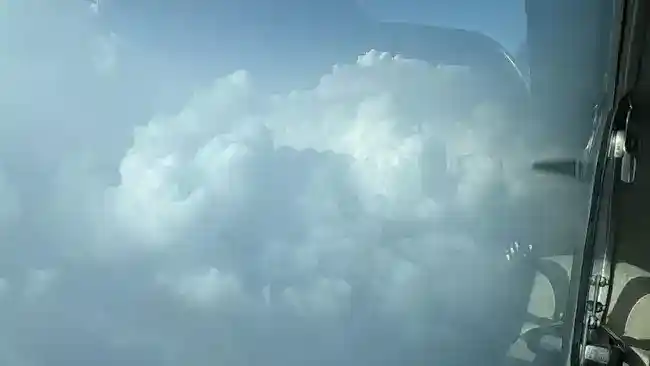 Operasi Modifikasi Cuaca BMKG di Jakarta: Penyemaian Awan dan Upaya Mitigasi Polusi