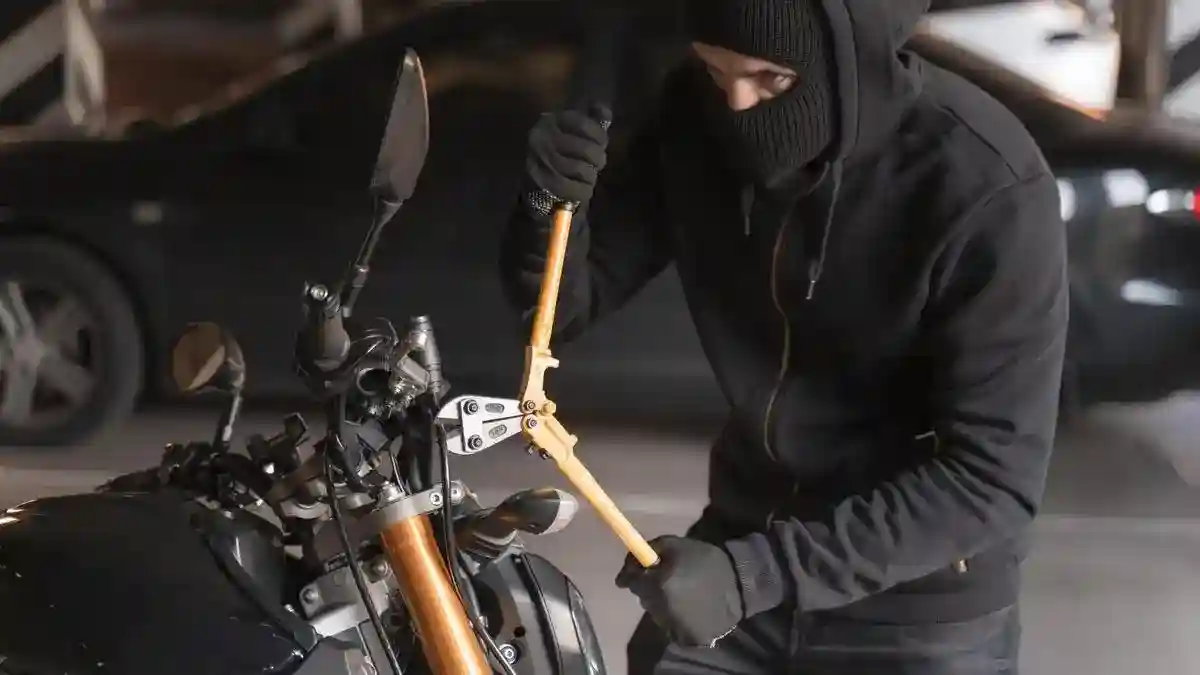 Polisi Ungkap Pencurian Motor di Kemang, Airsoft Gun Disita dari Tersangka