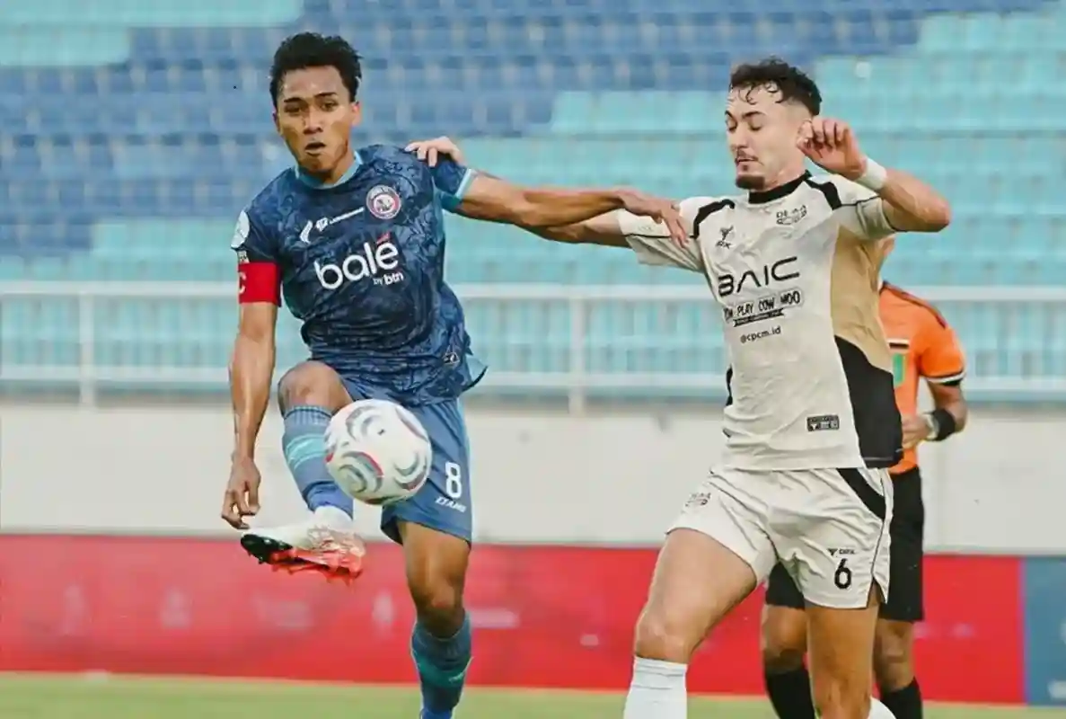 Arema Tampil Efektif, Dewa United Takluk Empat Gol di Kanjuruhan