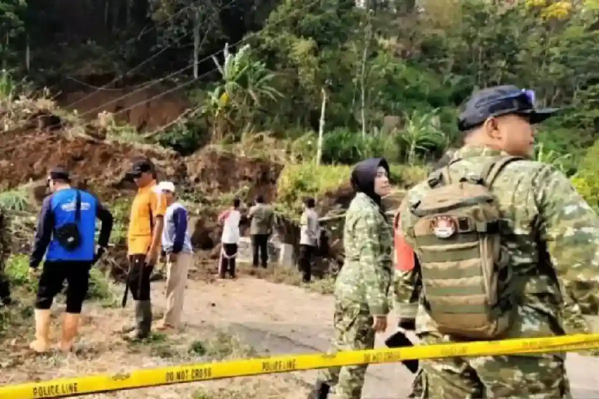 Longsor Tutup Jalur Tapak–Sukowidi, Pembersihan di Magetan Perlu Alat Berat