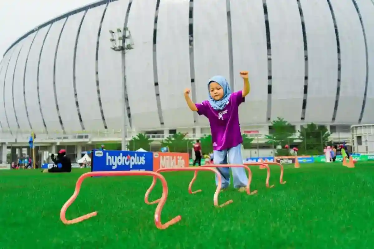 Festival SenengSoccer Kenalkan Sepak Bola Putri kepada Siswi Jakarta Utara