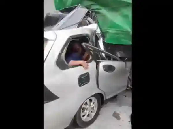 Benturan di Tol Terpeka: Enam Korban Jiwa dalam Tabrakan Minibus dan Truk Fuso
