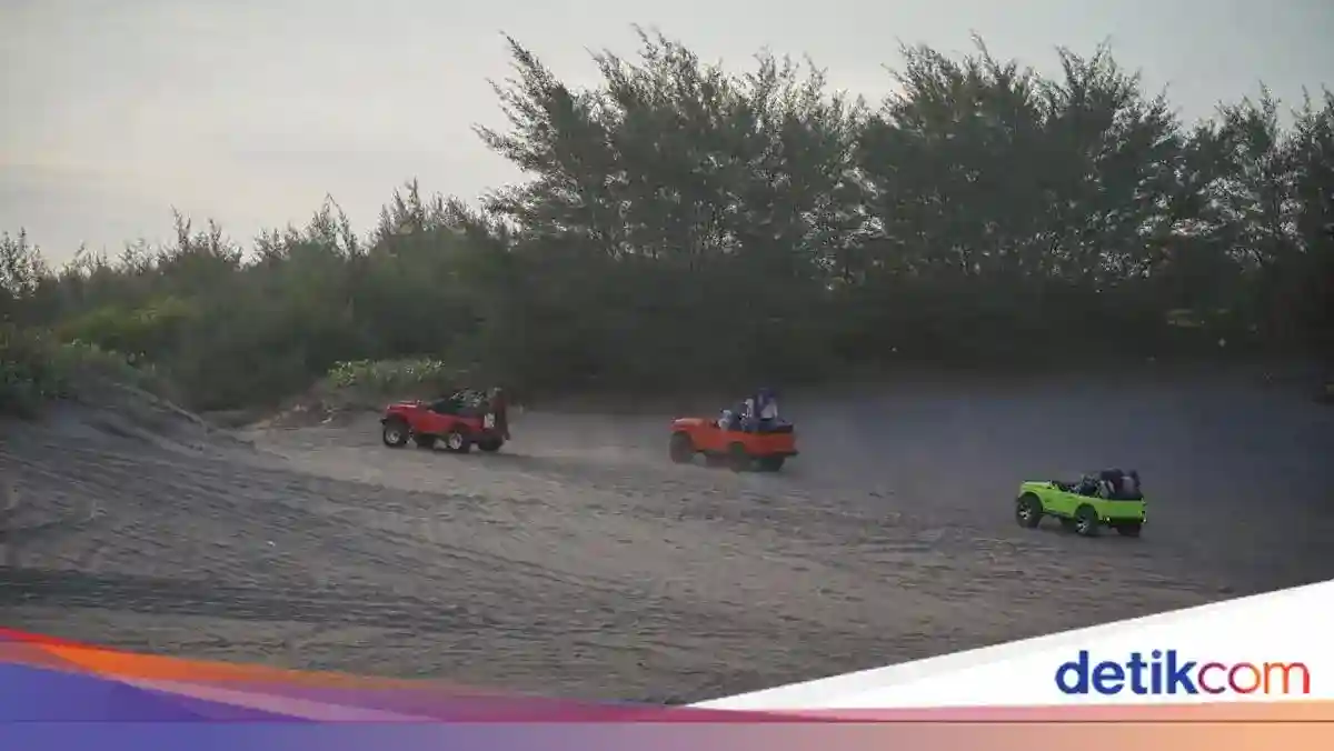 Jeep Wisata Gumuk Pasir Bantul Disiapkan Keluar dari Zona Inti