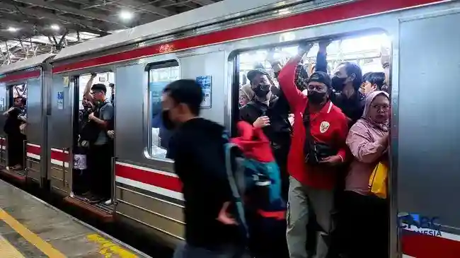 Kapasitas KRL Jabodetabek Jadi Sorotan, Kemenhub Dorong Percepatan Armada