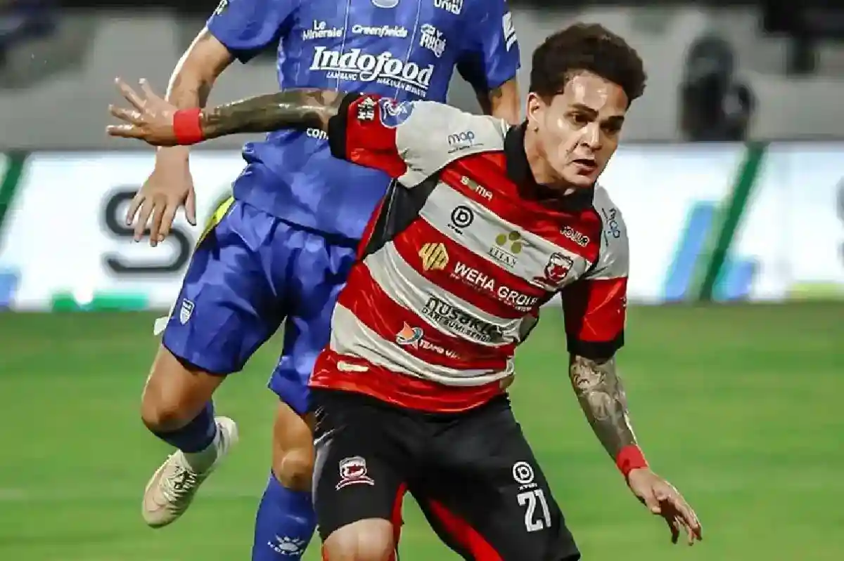Jelang Laga di GBT, Tavares Soroti Perjalanan Gali Freitas di Persebaya