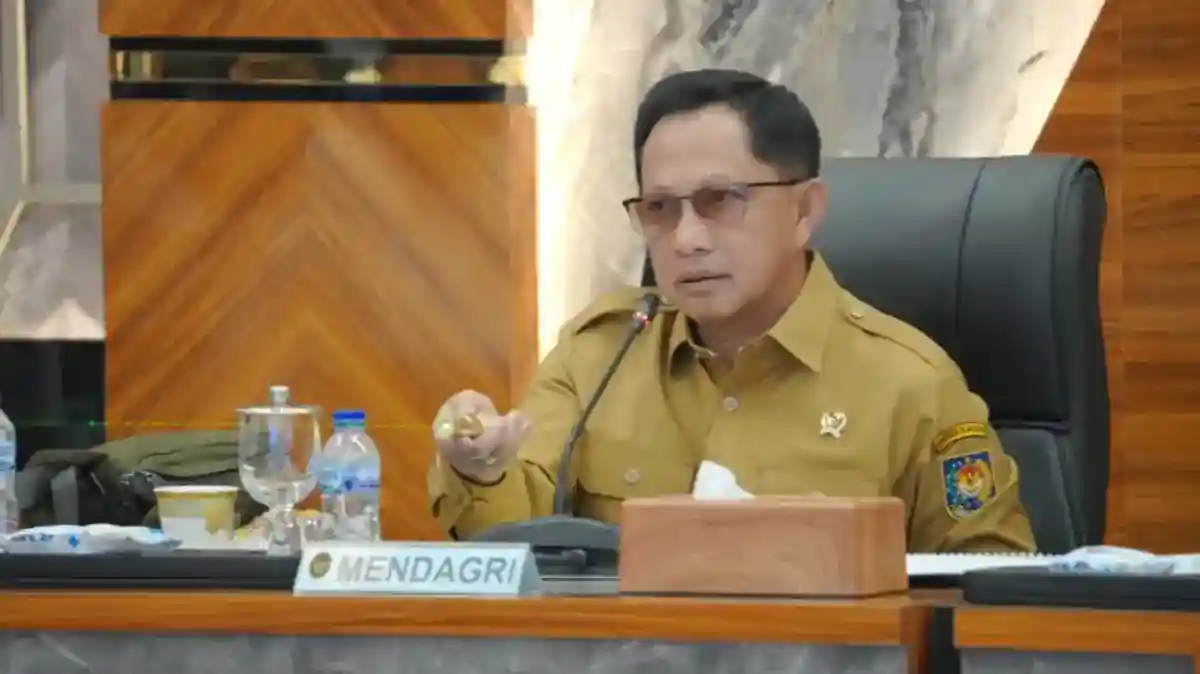 Tito Karnavian Uraikan Penyebab Harga Cabai Naik dan Ayam-Telur Berangsur Turun