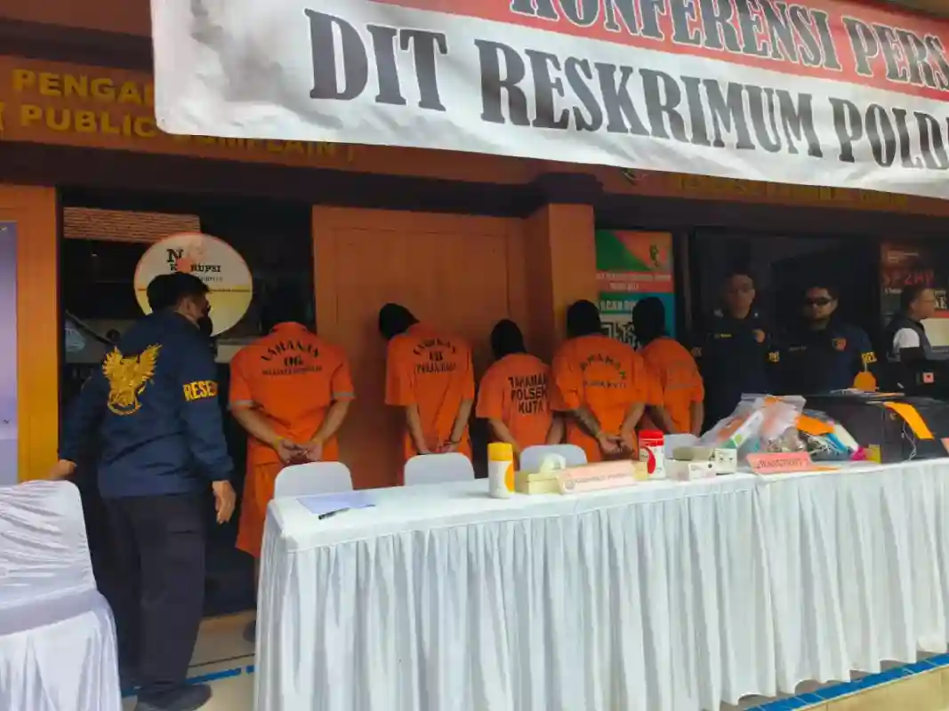 Lima Tersangka Dibekuk dalam Pengungkapan Penggelapan Motor Rental di Bali