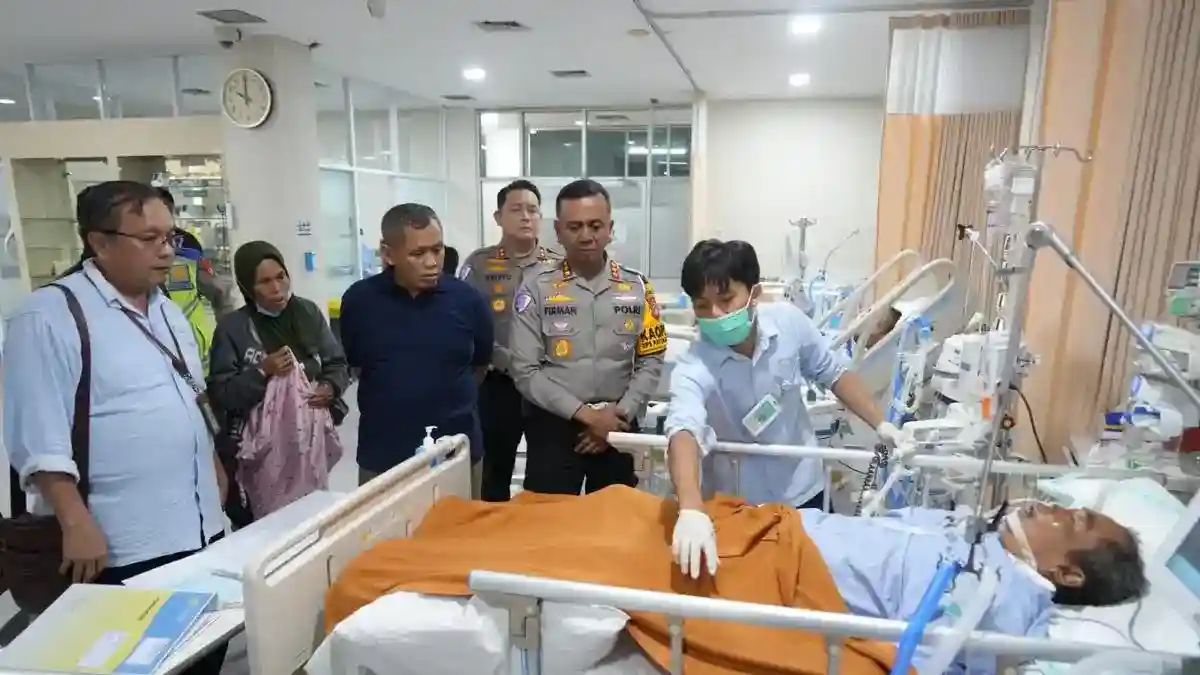 Polri Dampingi Pemulihan Pengemudi Ojol Korban Kecelakaan di Blok M