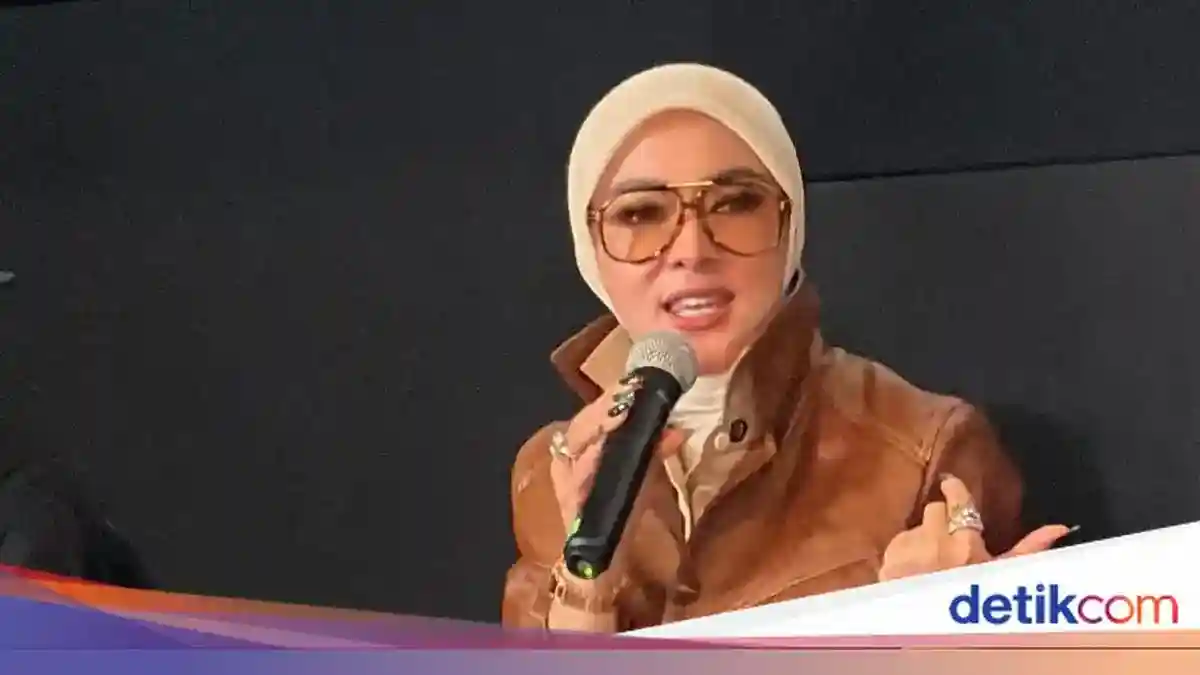 Di Balik Persiapan Panggung Syahrini: Latihan Malam, Keluarga Tetap Prioritas