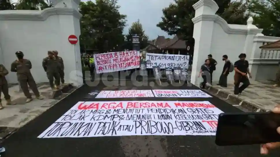 Gelombang Demonstrasi dan Tuntutan agar Pemerintah Mendengar Aspirasi Warga