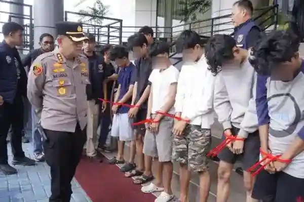Polisi Ungkap Peran Empat Terduga Pelaku dalam Tawuran Fatal di Kebon Jeruk