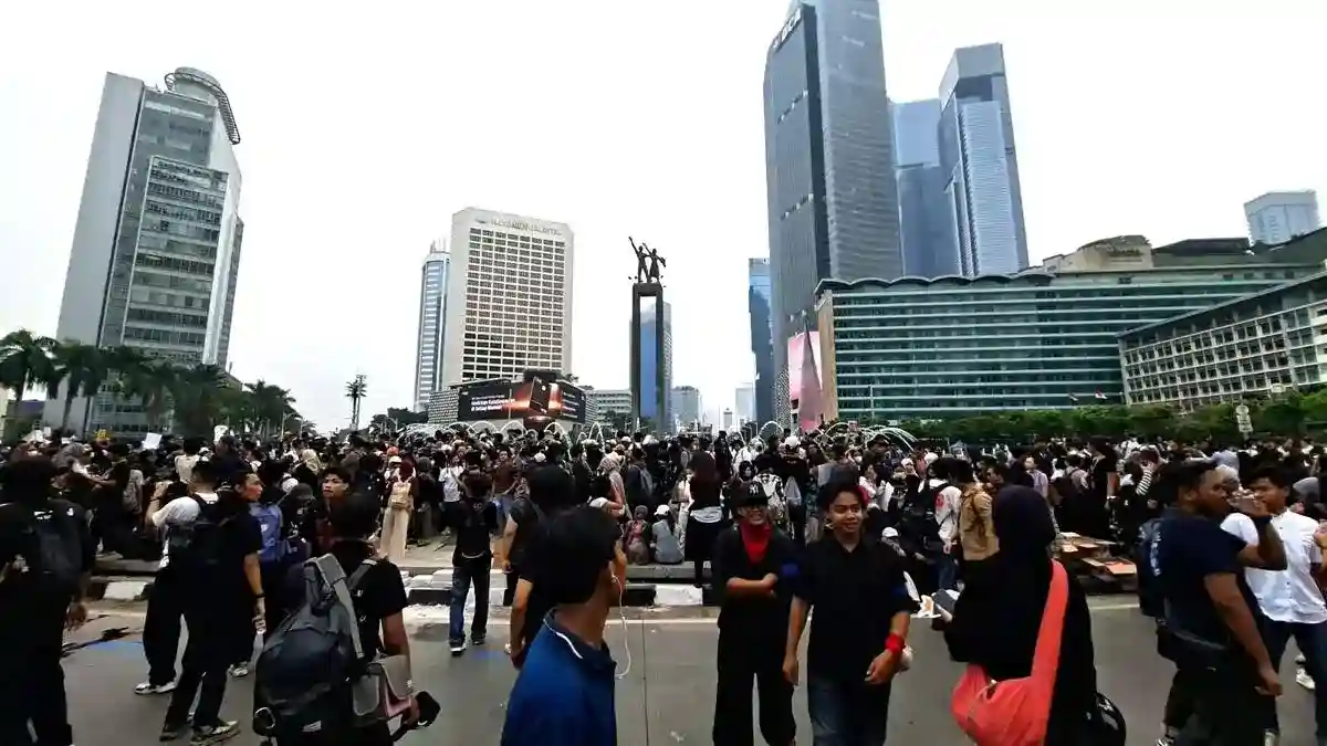 Massa Demo di Bundaran HI Soroti Karhutla dan Sampaikan Lima Tuntutan