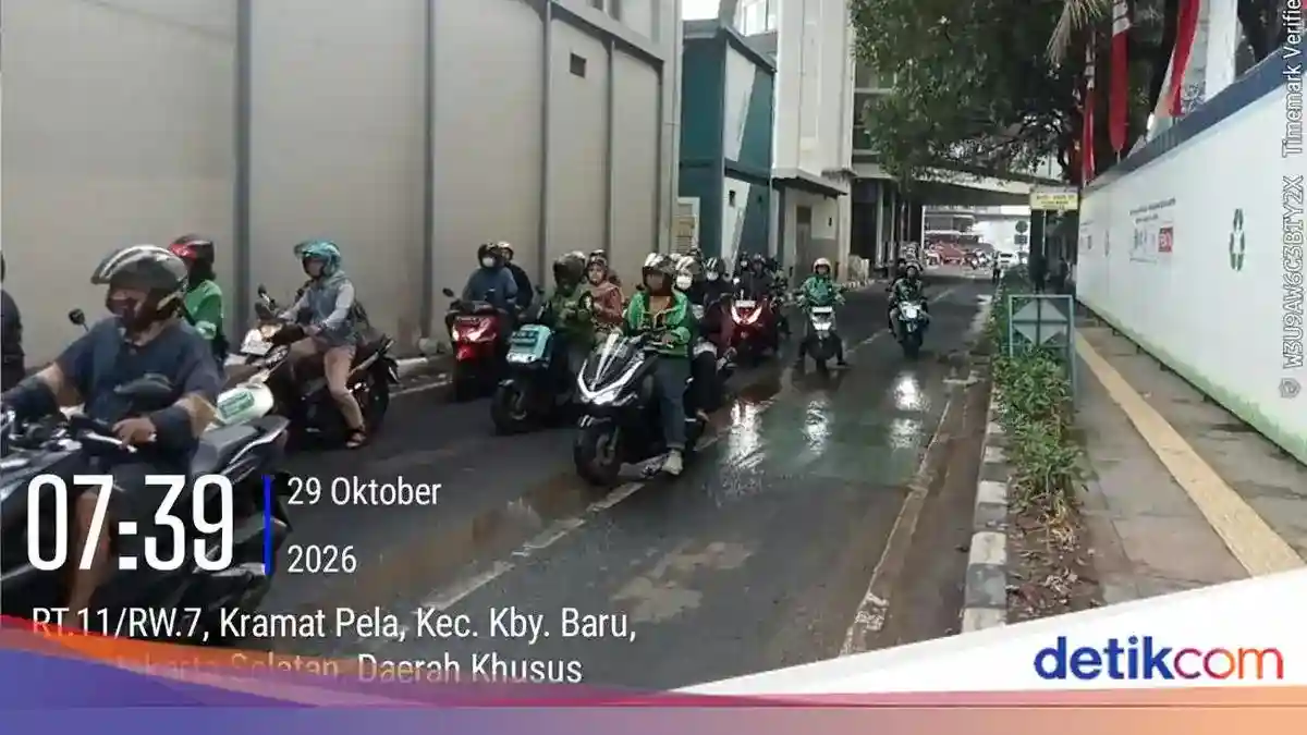 Truk Bermasalah di Dekat Halte CSW, Kendaraan ke Bulungan Dialihkan