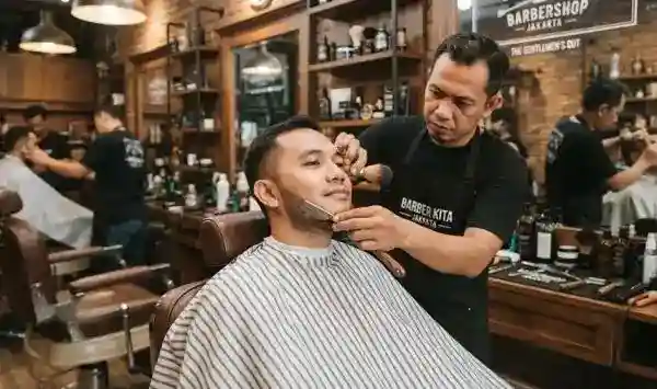 Risiko Silet Bekas di Barbershop: Hepatitis B hingga Peradangan Kulit