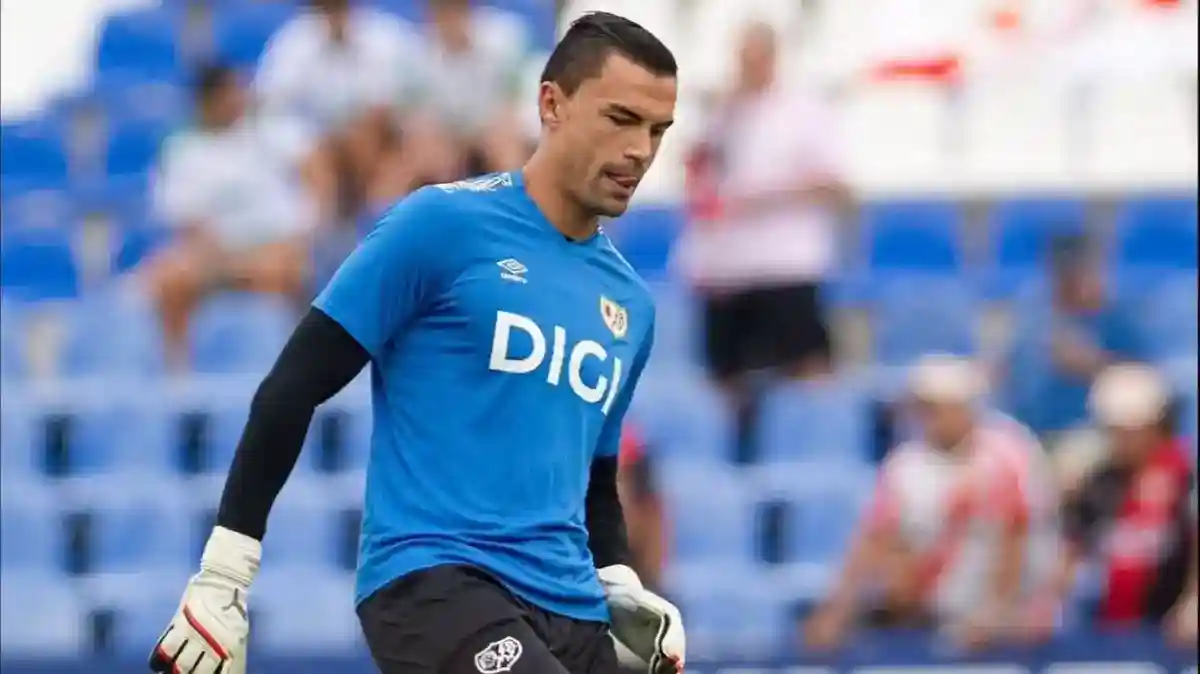 Emil Audero Masuk Nominasi Save of the Month LaLiga Oktober