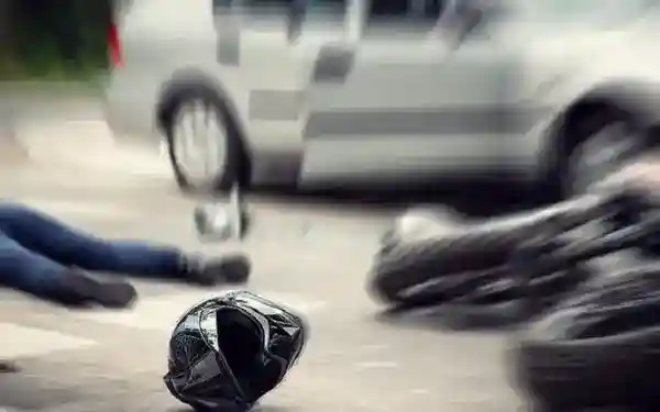 Kecelakaan di Perawang: Satu Pelajar Tewas Setelah Mobil Menabrak Tiga Motor