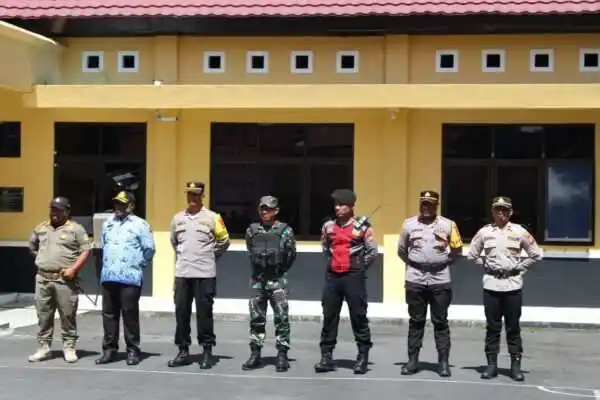 Kodim 1714/Puncak Jaya Turun Hadir Bersama Apel Gelar Pasukan TNI/Polri, Satgas dan Apintel Pada Operasi Ketupat Noken 2026