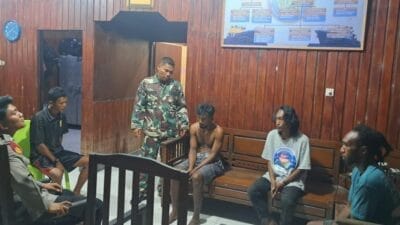 Aksi Babinsa Koramil Agimuga Bersama Personel Lanal Timika Amankan Pengedar Sekaligus Pemakai Narkoba