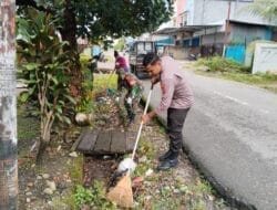 Ciptakan Lingkungan Yang Bersih, Babinsa Koramil Kota Ajak Warga Bersihkan Sampah