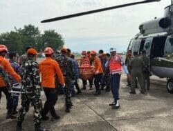 Prajurit TNI Menembus Medan dan Cuaca Ekstrem, Berhasil Temukan Seluruh Korban Pesawat ATR 42-500