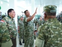 Wakil Panglima TNI Dampingi Menhan RI Kunjungi Yonif TP 852/ABY