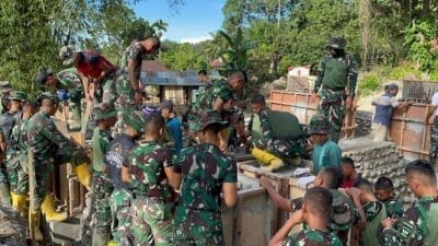 Pulihkan Akses Warga, TNI AD Bangun Jembatan Gantung Perintis Garuda di Padang