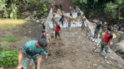 TNI AD Bangun Jembatan Aramco di Lima Puluh Kota, Perkuat Akses dan Ekonomi Warga