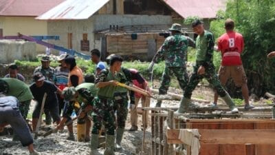 Gotong Royong TNI dan Warga Pacu Pembangunan Jembatan Perintis Garuda di Pesisir Selatan
