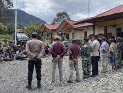 Koramil 1714-01/Ilu Kawal Aksi Demo Damai Masyarakat Distrik Ilu (20 Kampung) di Kabupaten Puncak Jaya