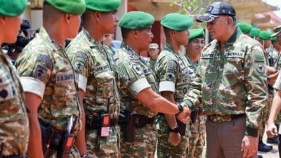 Pastikan Kesiapan Satuan, Wapang TNI Mendampingi Menhan RI Tinjau Yonif TP 848/SPC di Lampung