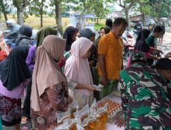 Bazar Ramadhan Kodim Bojonegoro di Sumodikaran Ludes Diserbu Warga
