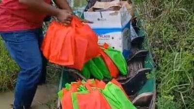 Meski Terisolasi Rawa, Anak-anak Dusun Dermalang Tetap Terima MBG