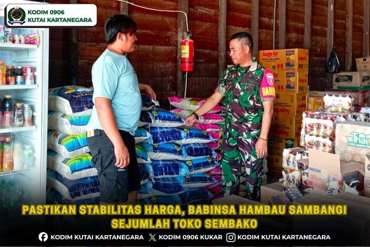Pastikan Stabilitas Harga, Babinsa Hambau Sambangi Sejumlah Toko Sembako