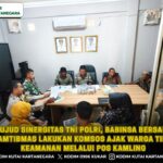 Wujud Sinergitas TNI Polri, Babinsa Bersama Bhabinkamtibmas Lakukan Komsos Ajak Warga Tingkatkan Keamanan Melalui Pos Kamling