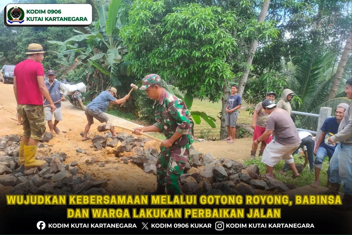 Wujudkan Kebersamaan Melalui Gotong Royong, Babinsa Dan Warga Lakukan Perbaikan Jalan