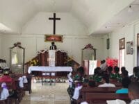Iman dan Kerohanian Terjaga, Anggota Satgas TMMD ke-128 Kodim 1801/Manokwari Laksanakan Ibadah Minggu Bersama Warga