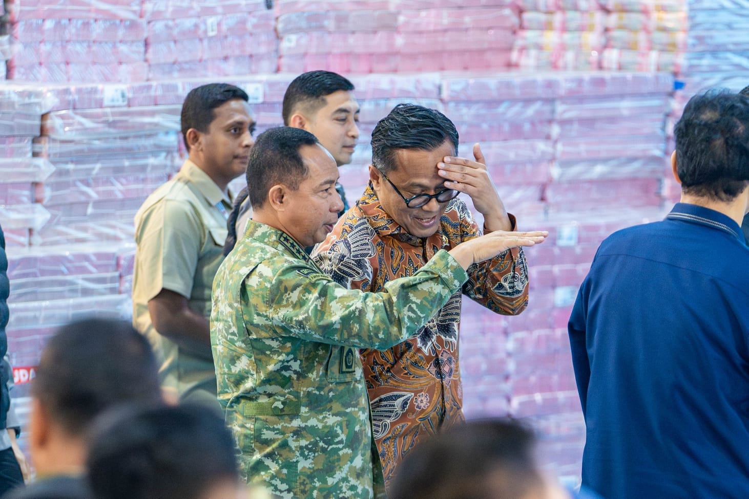 Panglima TNI Dampingi Presiden RI Pada Kegiatan Penyerahan Hasil Kerja Satgas PKH