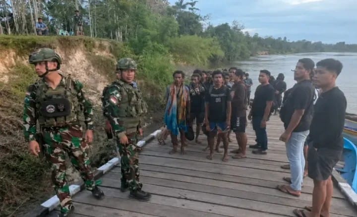 Koops TNI Habema Evakuasi 44 Pendulang Emas dari Gangguan OPM di Pegunungan Bintang Koops TNI Habema Evakuasi 44 Pendulang Emas dari Gangguan OPM di Pegunungan Bintang