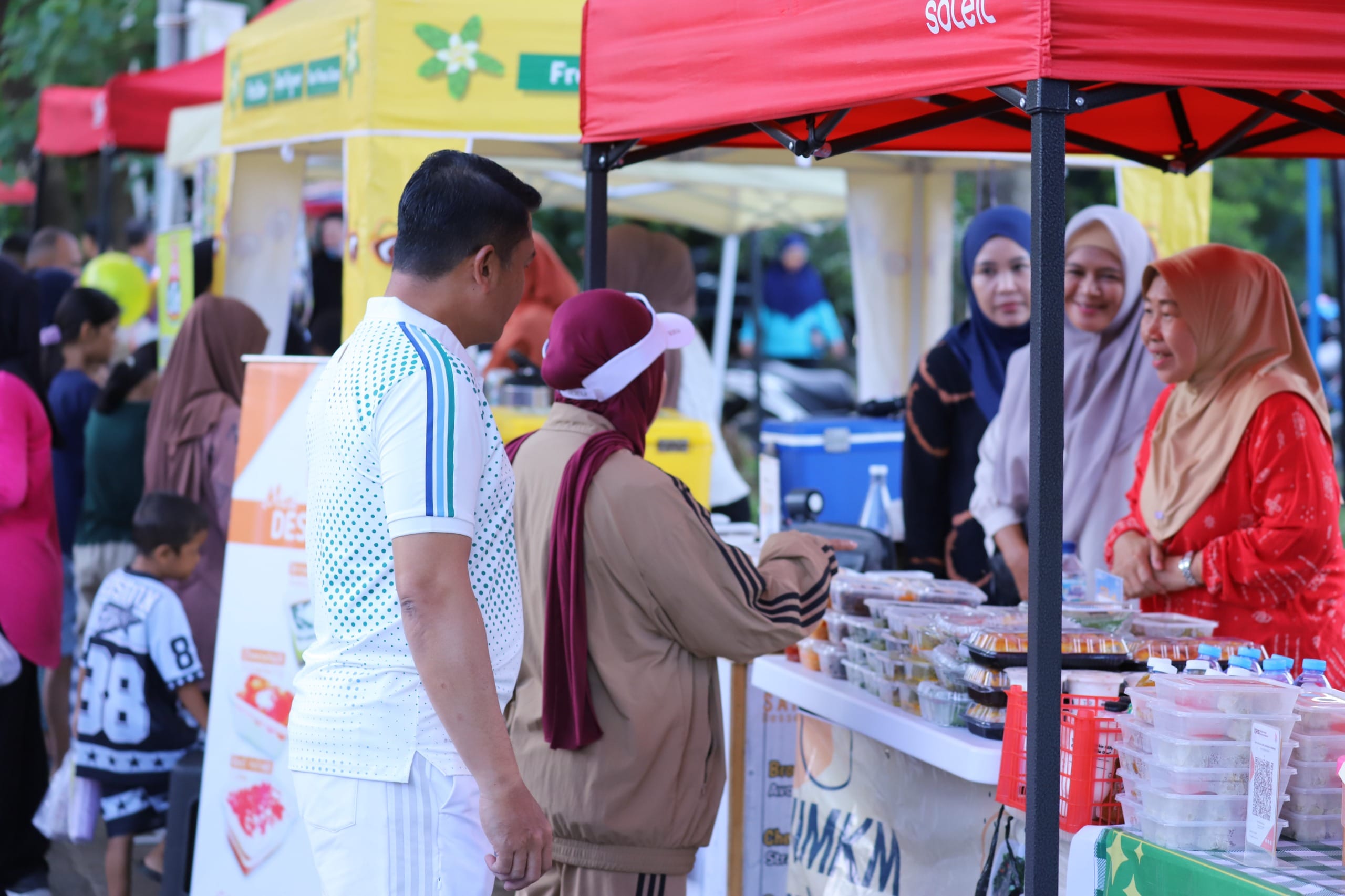 Car Free Day Lanud Sultan Hasanuddin Semarak, Danlanud Sapa Warga dan Dukung UMKM Lokal Car Free Day Lanud Sultan Hasanuddin Semarak, Danlanud Sapa Warga dan Dukung UMKM Lokal
