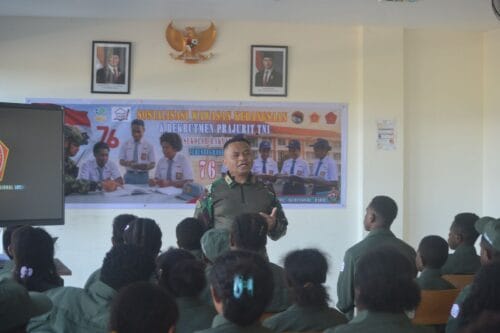 TNI Tanamkan Wawasan Kebangsaan Melalui Program Papua Pintar