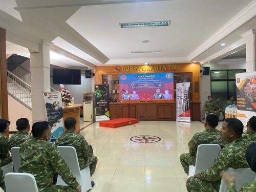 Tongkat Estafet Kepemimpinan Pusinfolahta TNI Resmi Berganti Tongkat Estafet Kepemimpinan Pusinfolahta TNI Resmi Berganti