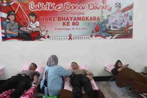 Polres Probolinggo Kota Gelar Khitan Gratis dan Donor Darah Sambut Hari Bhayangkara ke-80