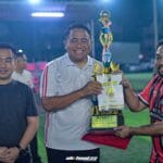 Gelar Juara Mini Soccer Kapolresta Cup I Jatuh ke Tangan Satreskrim FC dan Senkom FC