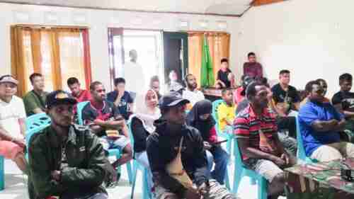 Nobar Piala Dunia dan Makan Bersama, Koramil 1710-02/Timika Perkuat Kemanunggalan TNI-Rakyat