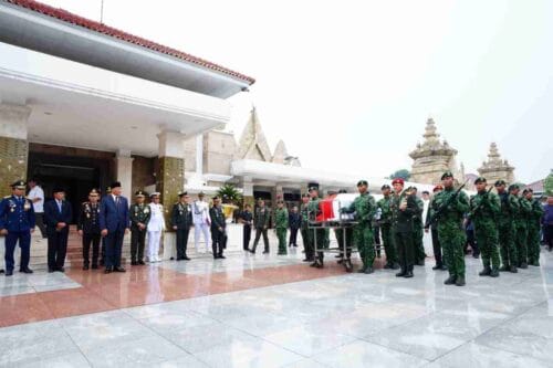 Panglima TNI Hadiri Upacara Pemakaman Jenderal TNI (Purn) Ryamizard Ryacudu
