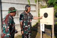 Asah Ketangkasan dan Fokus Tempur, Lanud Sjamsudin Noor Gelar Latihan Menembak Berkala Guna Perkuat Ketangguhan dan Kesiapsiagaan Prajurit