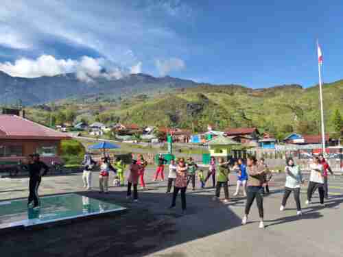 Kodim 1714/Puncak Jaya Laksanakan Kegiatan Jumat Sehat Kodim 1714/Puncak Jaya Laksanakan Kegiatan Jumat Sehat